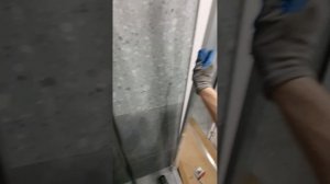 Установка душевого ограждения в широкий проём