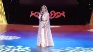 ЗАЛИНА ГОРЧХАНОВА с песней 'ВАЙНАХСКИЙ ТАНЕЦ'