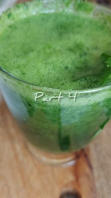SPINACH, LETTUCE, BANANA & GINGER SMOOTHY part 4 смотреть онлайн
