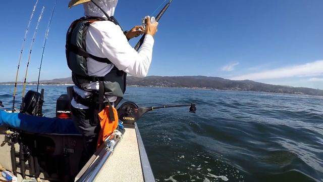 NERVE-WRACKING Salmon Catch by Rookie Boaters (redemption!) смотреть онлайн