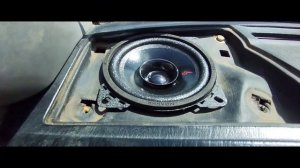установка автомагнитолы андроид  mercedes w201, 190 и замена динамика передных
