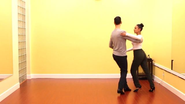 Inside Turn - Beginner Salsa Turns and Spins On2 | TheDanceDojo смотреть онлайн