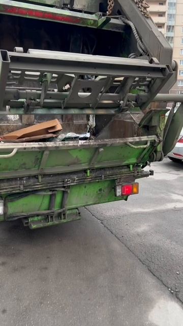 А чё так можно?! Тот случай, когда до  мусорки идти не нужно…