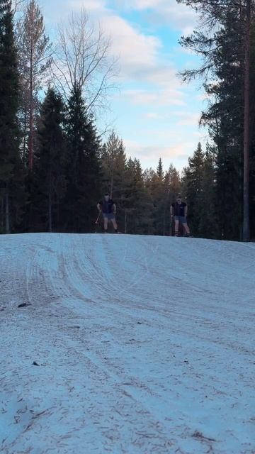 VID_20250422_201205_058.mp4