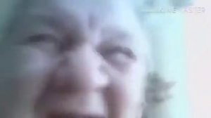 Бабка Смеётся