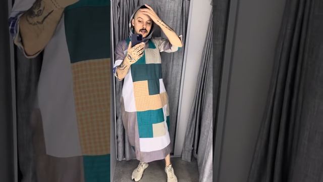 Повседневное платье с капюшоном из пэчворк льна силуэта кокон в бело-бирюзовой гамме смотреть онлайн