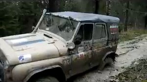 Уаз на тракторных колёсах.mp4