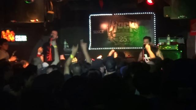 MXPX (Mike Herrera) - Secret Weapon (Live In Bangkok) смотреть онлайн