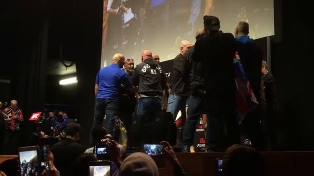 UFC London - Anderson Silva vs Michael Bisping смотреть онлайн