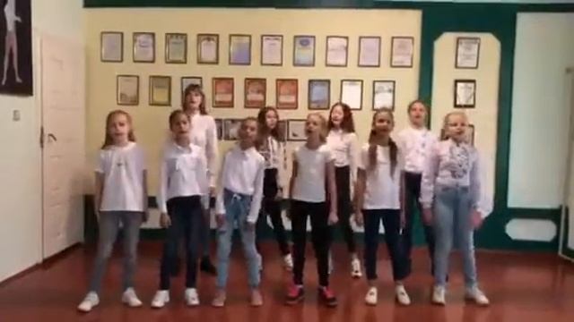 Вокальний ансамбль "Промінь" (старша група) Сокальського БДЮТ, керівник М. Вельган смотреть онлайн