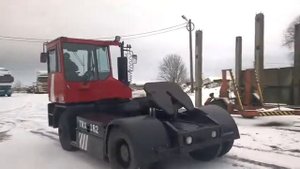 Терминальный тягач TRX 182