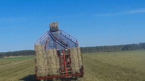 Самодельный накопитель тюков.