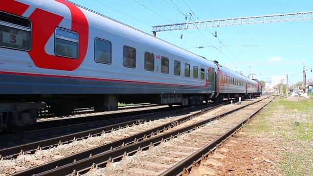 Электровоз ЭП20-038 с поездом №19 Ростов-на-Дону — Москва