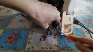 Швейная машина Brother - часть 1 - Не шьет, пробуксовывает, прочистка, смазка, натяжение ремня.