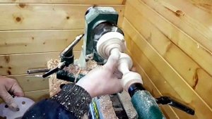 Мой первый подсвечник на токарном по дереву,учусь точить