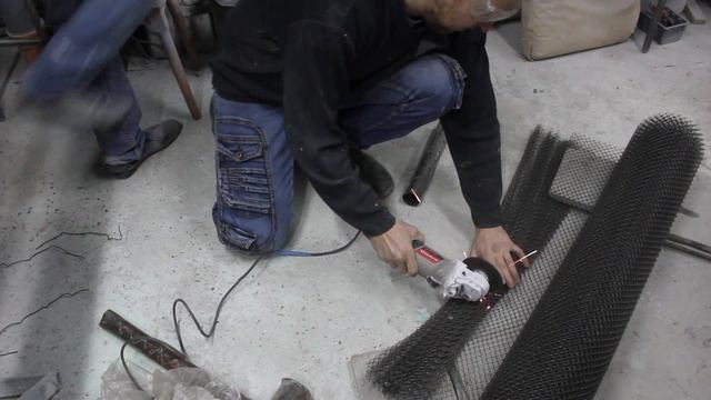 Удаляем катализатор и устанавливаем пламягаситель. Remove catalytic converter смотреть онлайн