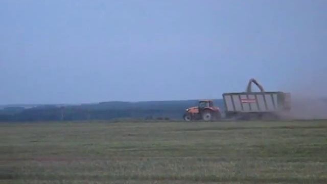 Брахлов - Мираторг: уборка травы в поле смотреть онлайн