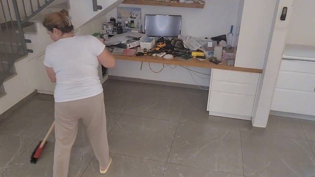 уборка первого этажа смотреть онлайн