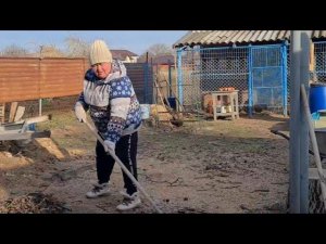 Купила усадьбу на юге. Уборка территории. Поговорим? Лето в январе закончилось. Ремонт.  Стяжка.