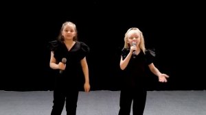 Аист на крыше