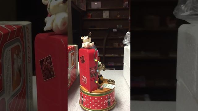 Vintage 1995 Coca-Cola Music Box. Windup in action. смотреть онлайн