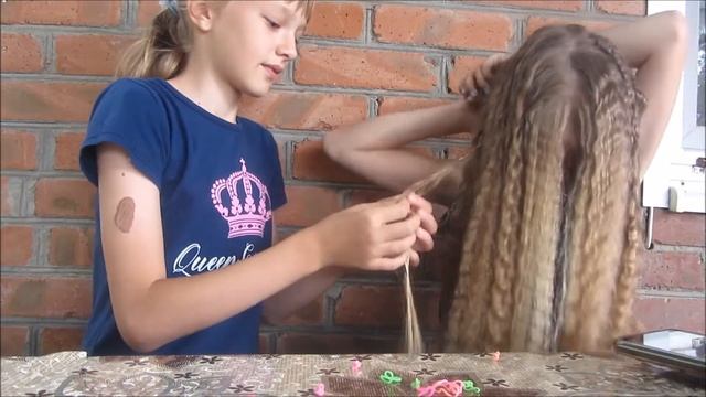 Расплетаем афро-косички смотреть онлайн