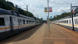 ЭП2Д-0059 и ЭП2Д-0065 ЦППК Перекраска Наше Подмосковье На станции Покровское-Стрешнево