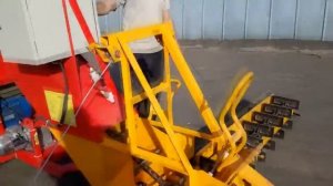 Зернометатель ПЗС-60 "Вулкан" в работе.