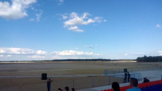 Авиадартс-2015. Полигон "Дубровичи". Рязань 05.08.2015 Ми-8 Пара №2 Стрельба из пушек смотреть онлайн