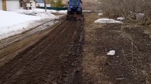 Т-40 ам. РОВНЯЕМ ДОРОГУ. ГРЯЗЬ НЕ ДАЁТ ВЫВОЗИТЬ НАВОЗ. БУДНИ ДЕРЕВНИ.