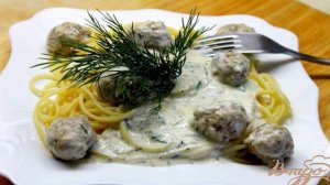 Сливочные спагетти с куриными фрикадельками