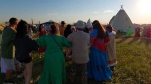 Долганы. Круговой танец Хэйро