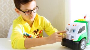 МАШИНКА МУСОРОВОЗ Мистер Дасти поедающий конструктор ЛЕГО Развивающее и весёлое видео для детей