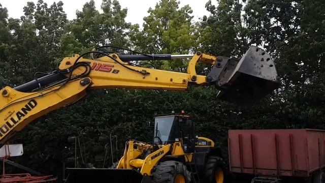New Holland Lb 115 b rendegraver på klaravik auktion