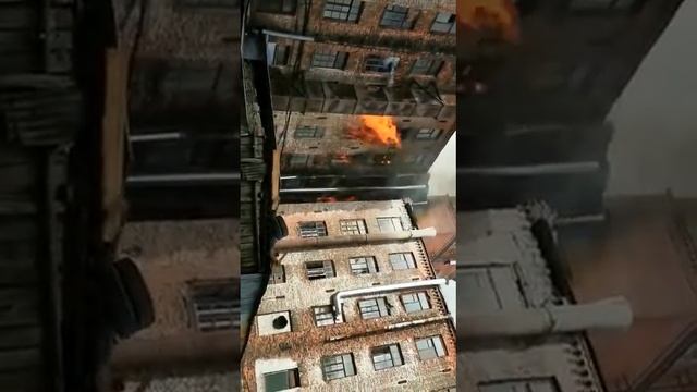 12.04.21 СПб пожар на Невской мануфактуре. Октябрьская наб. 50