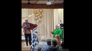 "Наш гармонист."