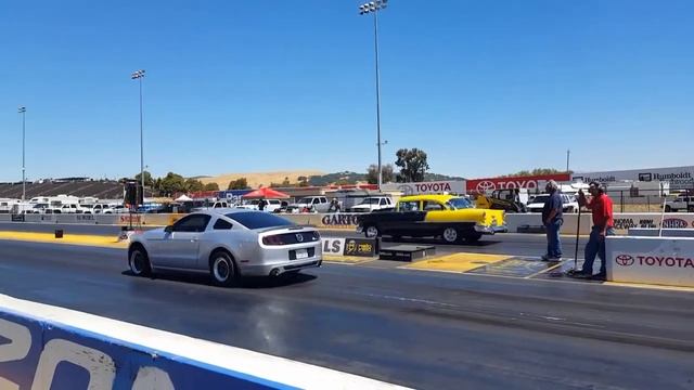 55 Chevy Drag Racing Sonoma Raceway. смотреть онлайн