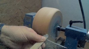 Токарная обработка древесины грецкого ореха и вишни