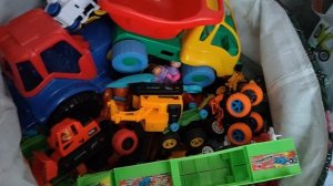 играем в детские машинки