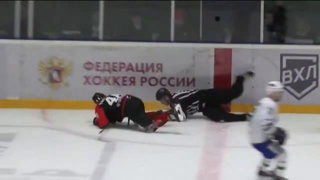 29 августа, прямая трансляция матча "Нефтяник" - "Торос". смотреть онлайн