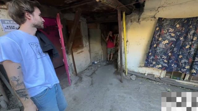 АНТИСОЦИОФОБ ХОДИТ ЗА ХАЗЯЕВАМИ