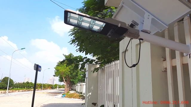 Test Độ Sáng Của Đèn Đường Năng Lượng Mặt Trời 300W || Đèn Bàn Chải NLMT 300W