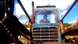 Импровизированный клип на песню "Еду я на тракторе"