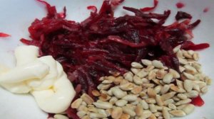 Салат из курицы с морковью и свеклой