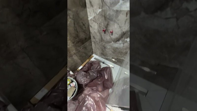Разный формат плитки в санузле | Запилы и слив для душа