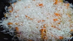 Мясные колбаски на рисе