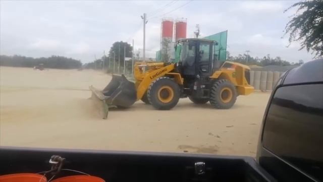 รถตัก LiuGong CLG 842H ทำงาน ลานมัน смотреть онлайн