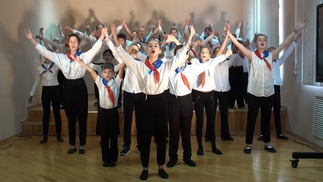 Гимн РФ - детский театр "АРТелька" и вокальный ансамбль "Хорус" смотреть онлайн