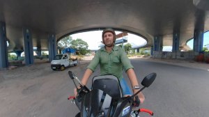 Вьетнам на мотоскутере по городу и набережной