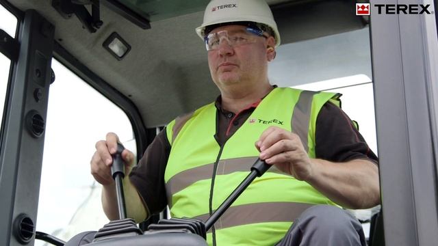 Backhoe Loader: Operators Area T4i Walkaround
